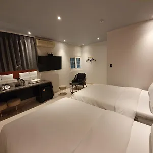 Wo 용산역 모텔